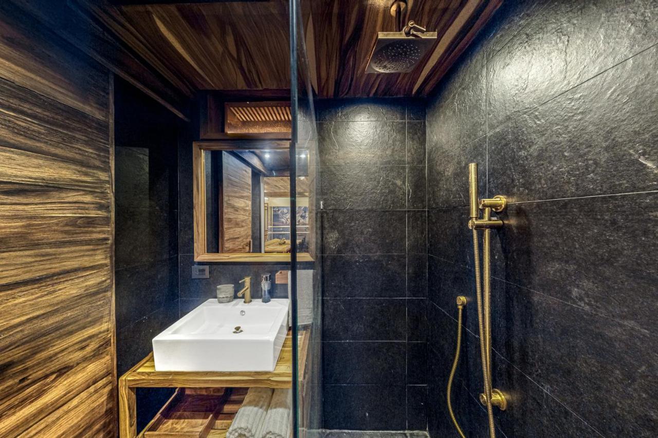 Breeze 215 At La Residencia *