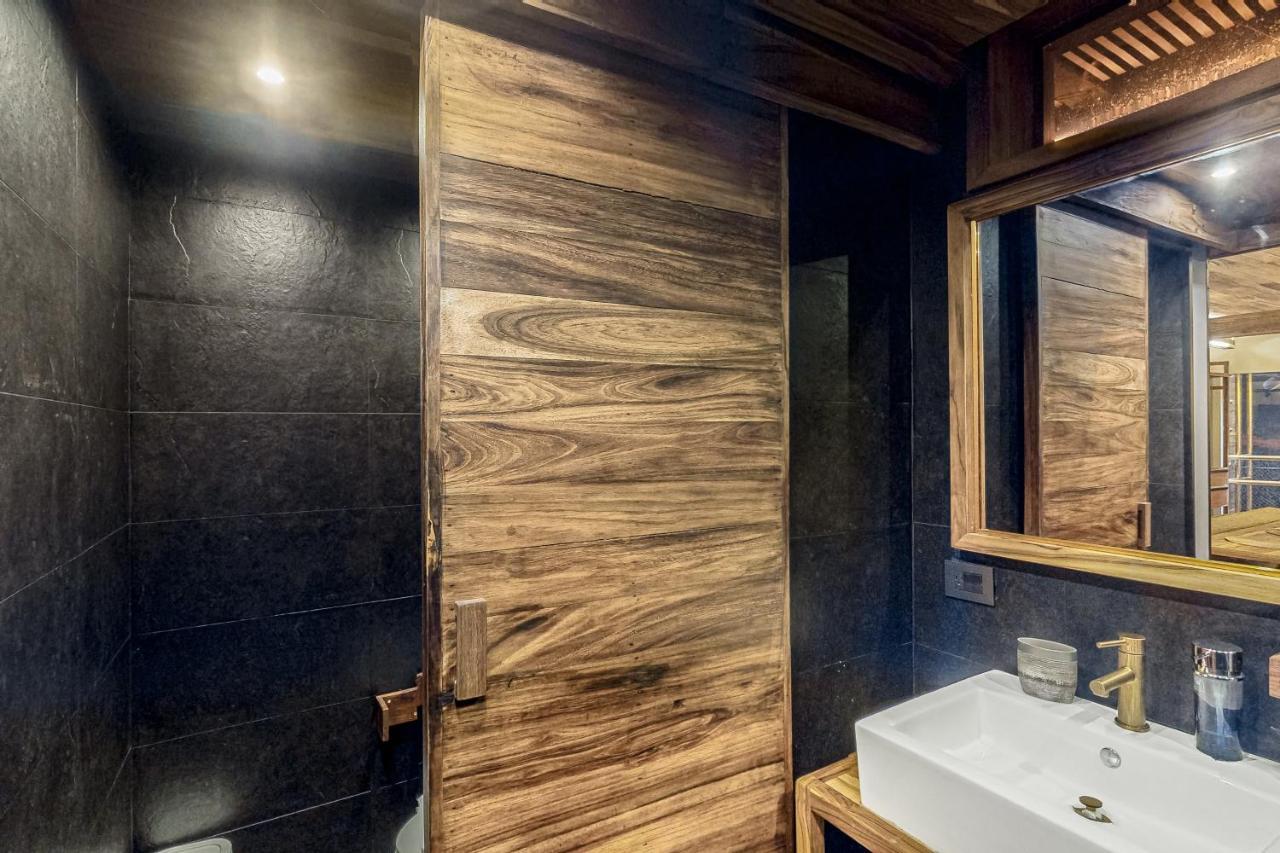 Hotel Breeze 215 At La Residencia